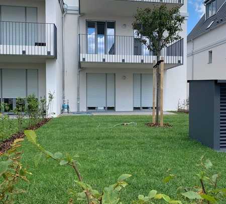 Neuwertige 2-Zimmer-Terrassenwohnung mit Balkon und EBK in Frankfurt am Main