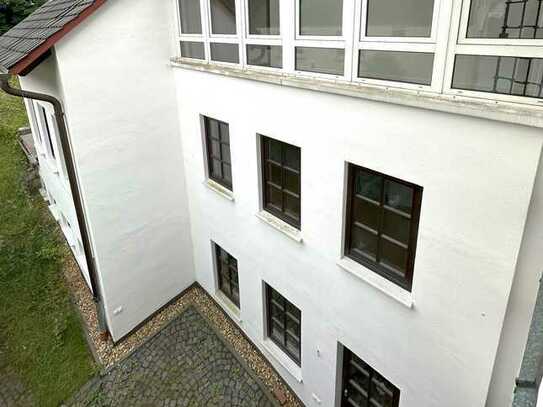 Neubau-Einfamilienhaus Anbau - 3 Stockwerke - Gartengrundstück - 400 m²