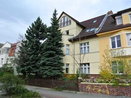 Ruhig und lichtdurchflutet im Dachgeschoss - 2-R-WHG im sanierten Altbau