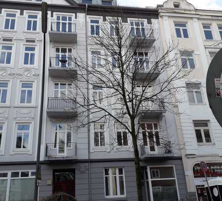 Privatverkauf 3-Zimmer-Altbauwohnung mit Balkon und EBK in Hamburg Bahrenfeld