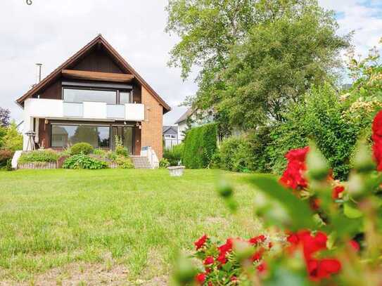 Preisreduzierung! Großzügiges Ein- bis Zweifamilienhaus mit schönem Garten im begehrten Volkmarode