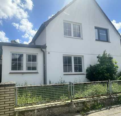 Rohdiamant in Harburg: Ihr Traumhaus mit großem Garten und historischem Charme zum selbst gestalten