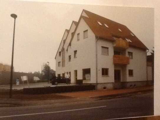 Günstige, gepflegte 2-Zimmer-DG-Wohnung in Oelsnitz/Erzgebirge