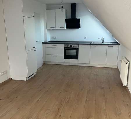 neu sanierte 2 Zimmer Einliegerwohnung im 1 OG mit Balkon und Einbauküche