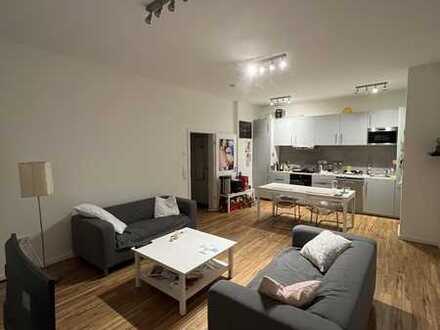 Spacious room in cozy shared flat in Stuttgart center