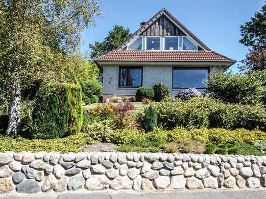 Großes Einfamilienhaus in idyllischer Hanglage