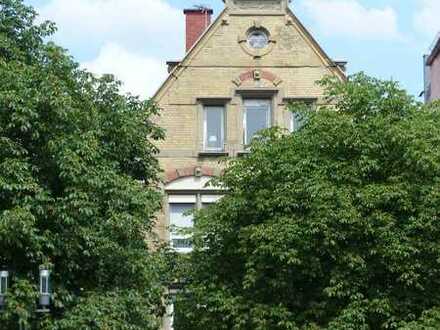 WG- geeignete 5-Zimmer Wohnung in Stuttgart Süd Altbau mit Balkon