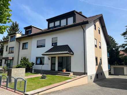 Toplage - 2 Familienhaus mit Ausbaupotential auf großem Grundstück