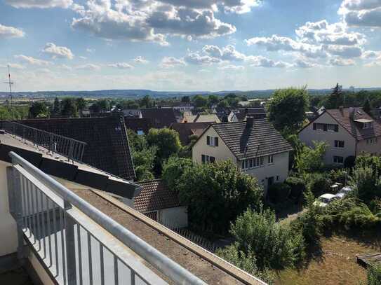 helles, möbliertes Penthouse-apartment Stgt- Hohenheim - quiet, newly furnished rooftop aptmt