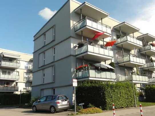 Unterhaching: Vermietete 2-Zimmer-Seniorenwohnung mit Westbalkon 
und Außenstellplatz