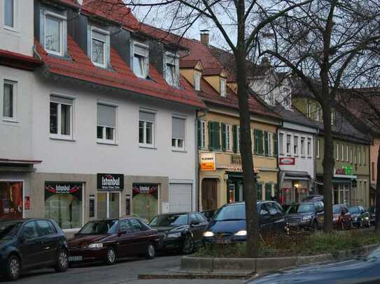 Schöne 5 Zimmer Wohnung in Zentralle Lage