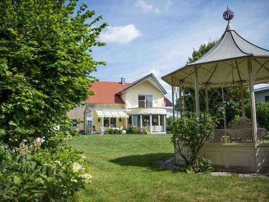 Haus mit Traumgarten und Einliegerwohnung in Lechhausen