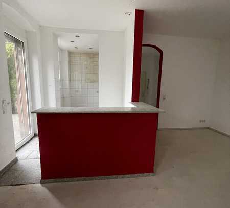 8 Familienhaus in zentraler Lage in Pirmasens, renovierungsbedürftig, Sanierungsgebiet