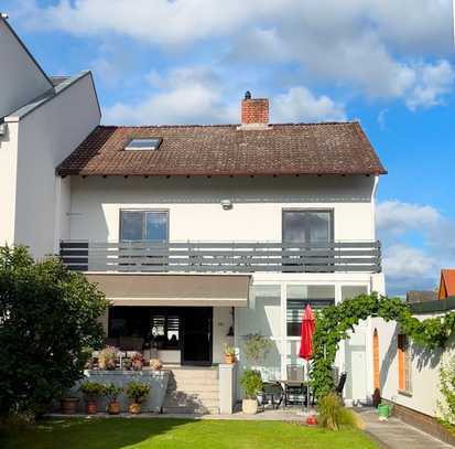 Preiswertes, großes und gepflegtes 4-Zimmer-Haus mit Einbauküche in Maxdorf