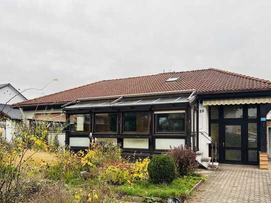 Freistehender Bungalow am Ortsrand mit schöner Aussicht