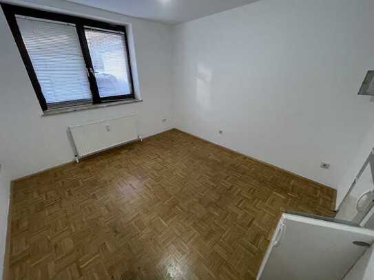 Toll geschnittene 2 Zimmer Wohnung mit Charme und Balkon