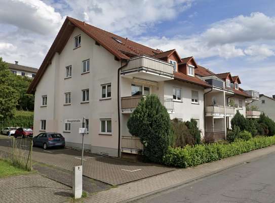 Maisonette Wohnung mit drei Zimmern sowie Balkon und Einbauküche in Mömlingen