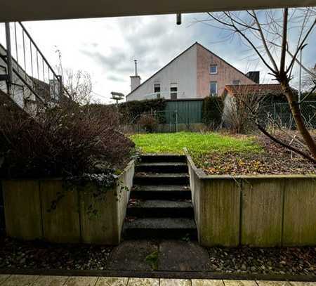 Wunderschöne Souterrain Wohnung mit schöner Terrasse mit Blick ins grüne