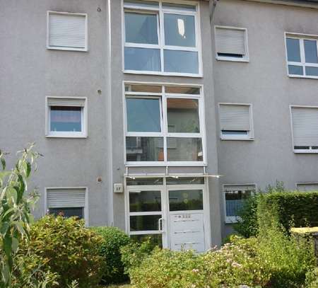 Großflächige 2,5-Zimmer-Wohnung mit Balkon in Duisburg-Bergheim