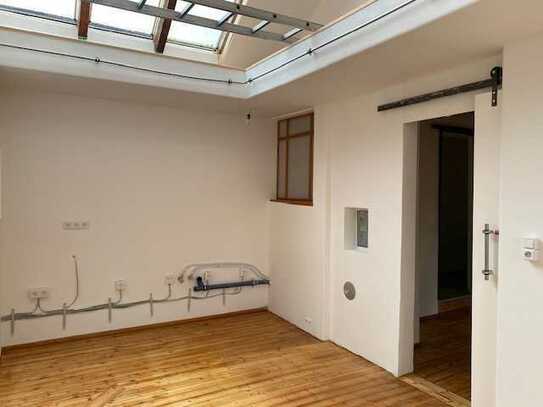 Erstbezug nach Sanierung: Geschmackvolle 2-Raum-DG-Wohnung in baden baden