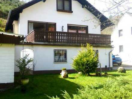 Schönes Einfamilienhaus mit Garten, Terrasse, Garage in Frankenstein!