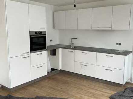 Wohnung mit dreieinhalb Zimmern sowie Bad-Einbauschrank und Einbauküche in Griesbeckerzell