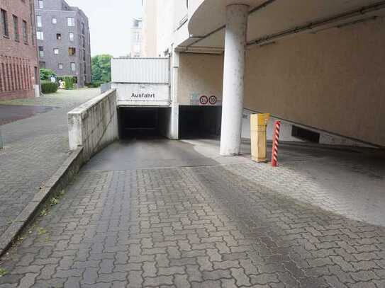 Die Parkplatzsuche ist vorüber! Tiefgaragenstellplatz in der Lindenstr-31-33