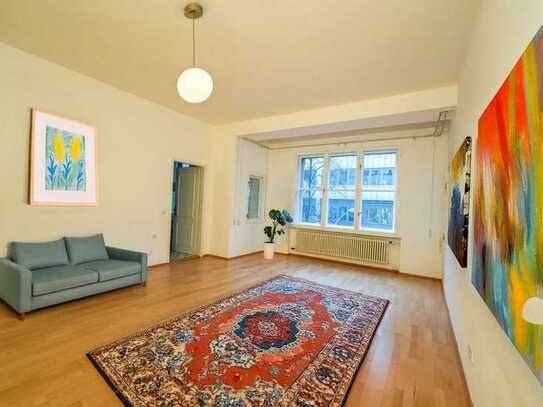 Bezugsfrei! 7-Zimmer-Maisonette-Wohnung mit 2 Balkonen nahe Viktoria-Luise-Platz!