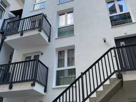 Neubau Maisonette-Wohnung im Innenhof mit Balkon mitten in der City / 5,4 % Rendite - 299.000 €