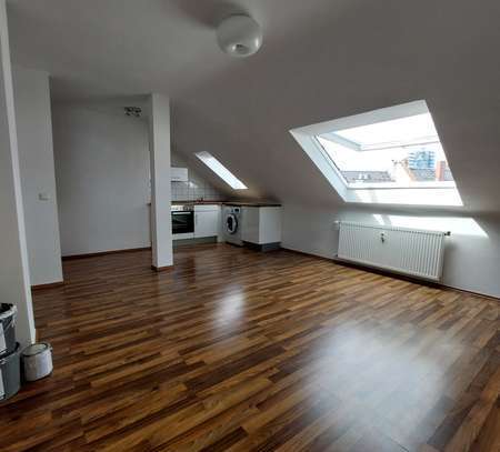 AMBIENT LIVING: 2 Zimmer! Skylineblick! Stellplatz!