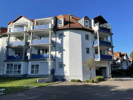 Leben im Zentrum Nidderaus: Gepflegte 2-Zimmer-Wohnung mit Balkon
