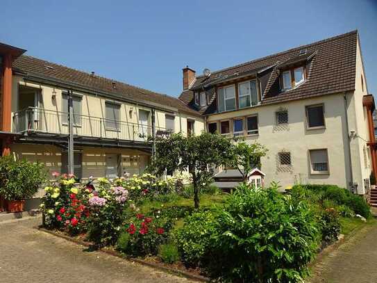 Bald frei !! TOP Wohnung im Obergeschoß mit Einbauküchenzeile