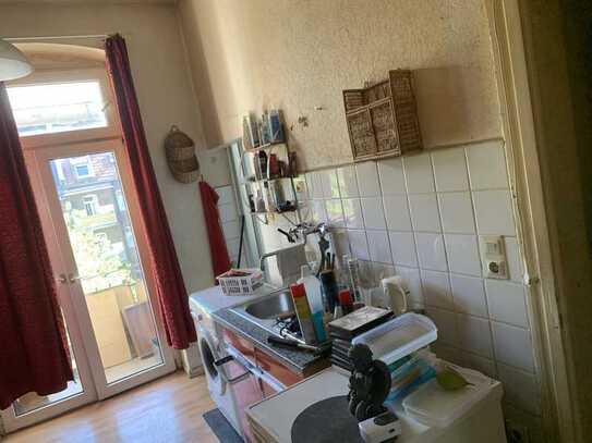 Altbau-Wohnung mit Balkon in Köln Humboldt/Gremberg zum selbst renovieren zu vergeben