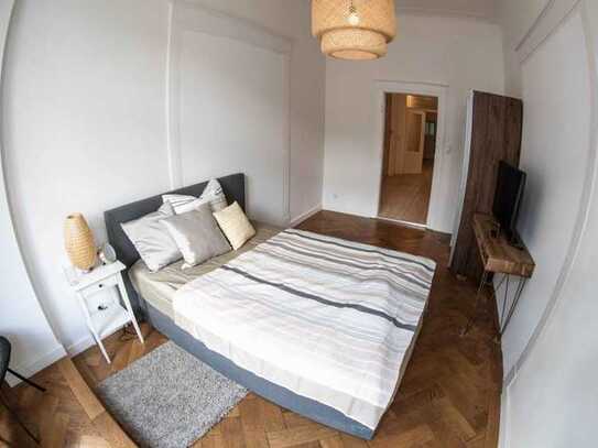 Nice double bedroom in a 5-bedroom apartment in Sachsenhausen