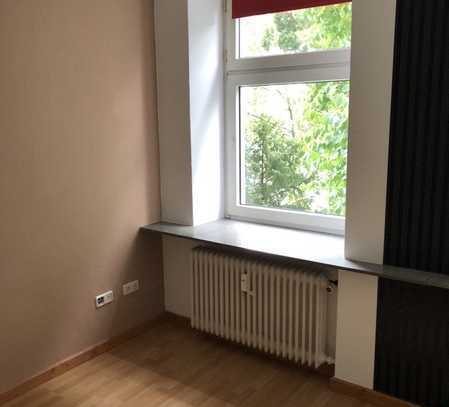 Große 4-Zimmer Wohnung mit Balkon im Fachmarktzentrum