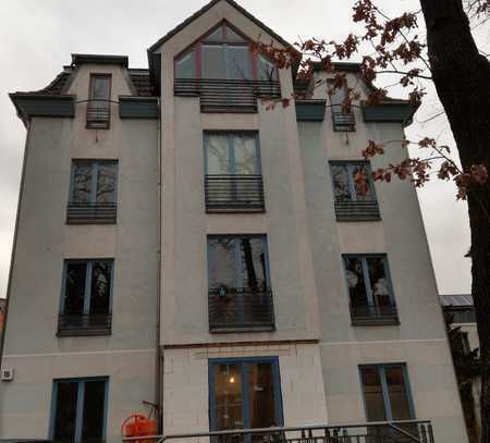 Schöne, geräumige zwei Zimmer Wohnung in Berlin, Karlshorst (Lichtenberg)