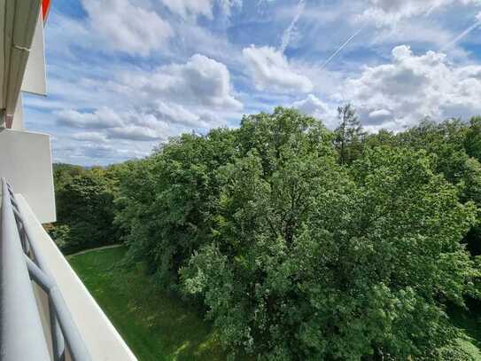 Moderne und geräumige 1,5-Zimmer-Wohnung mit Balkon im Grünen