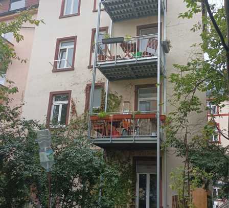 Gemütliche 3Z-Altbau-Wohnung mit Balkon (provisionsfrei)