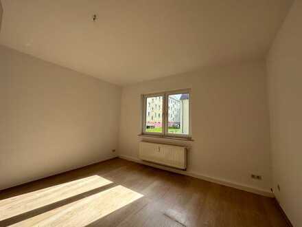 Bezugsfertige 4-Raum-Wohnung mit 2 Badezimmern