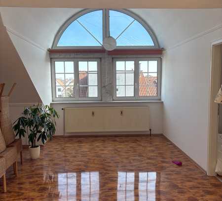 Schöne, helle 3-Zimmer-Dachgeschosswohnung