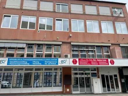 Wohn-Bürogebäude mit Penthouse-Wohnung im Herzen der Fußgängerzone