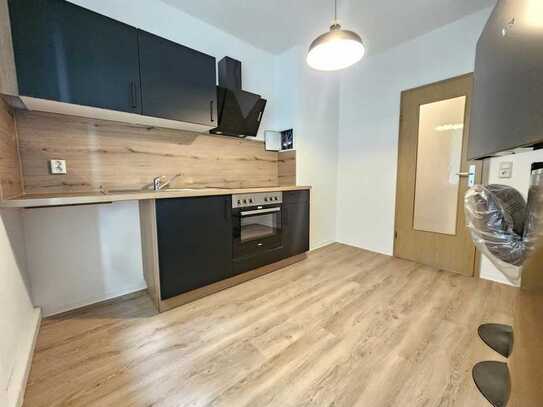 Tolle Wohnung komplett möbliert mit neuer Einbauküche