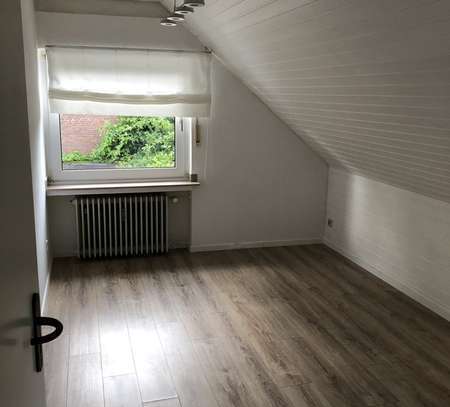 Gepflegte 3-Zimmer-Wohnung mit Balkon, Einbauküche und Bad