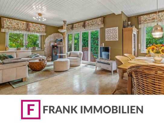 FRANK IMMOBILIEN - Doppelhaushälfte zum Verlieben! 160m² Wohnen auf 753m² Gartenanteil!