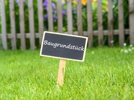 Bauplatz mit Abrisshäuschen in München