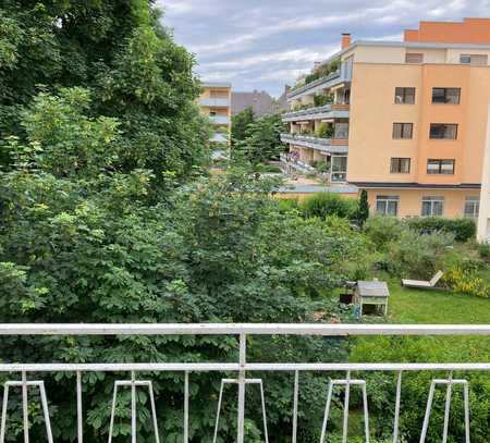 Ansprechende 3-Zimmer-Wohnung mit Balkon und EBK in Landshut