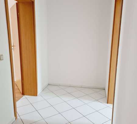 Gemütliche Whg. im DG - Bad mit Fenster und Wanne u.v.m.