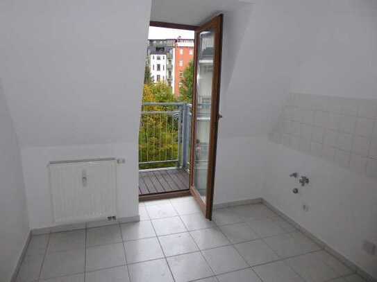 Hoch hinaus mit einer hübschen 2-Raum im DG mit Balkon!