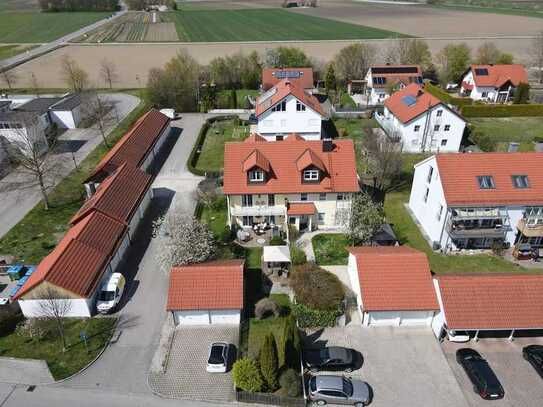 Haus im Haus, wohnen Sie auf ganz besondere Weise in Puchheim mit eigenem Garten!