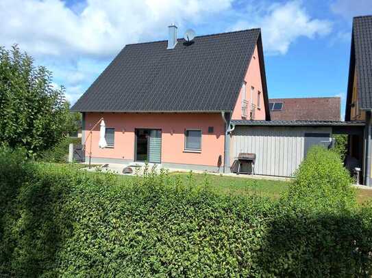 Einfamilienhaus mit Carport, Schuppen und Garten in Windsbach